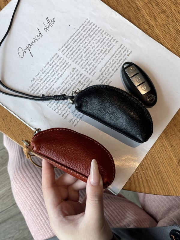 Uniszex mini érme-táska valódi bőrből, növényi cserszínű bőrből, egyszínű mintázat, utcai divat stílus, bélés nélkül