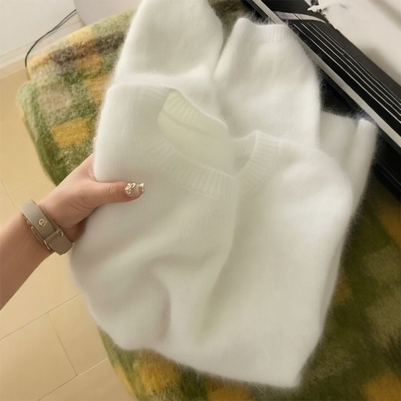 Ženski pulover od mohaira, okrugli izrez, dugi rukavi, labav kroj, srednja debljina