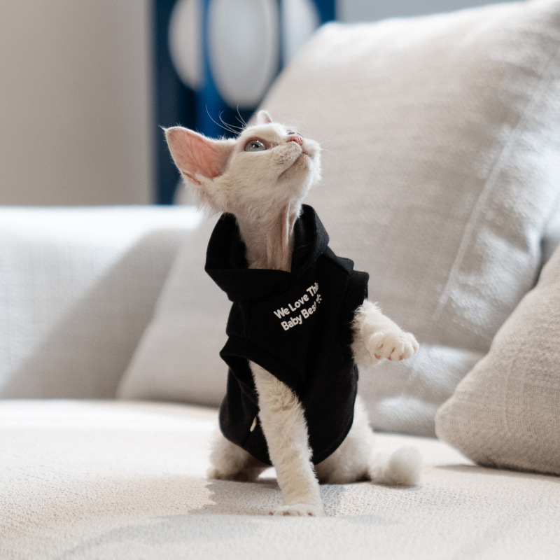 Kapuljačasta vest s plišanim podšitkom za bezdlaku mačku (Sphynx, Devon Rex)