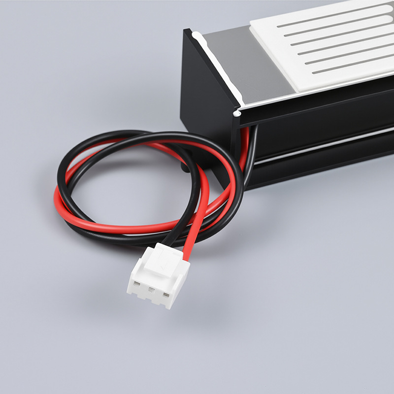 Γεννήτρια όζοντος για εξάλειψη οσμών - επιτραπέζια, μινιμαλιστικός σχεδιασμός; θόρυβος 36–45 dB, ροή αέρα 51–150 m³/ώρα, κάλυψη 41–60 m², χωρίς εγκατάσταση