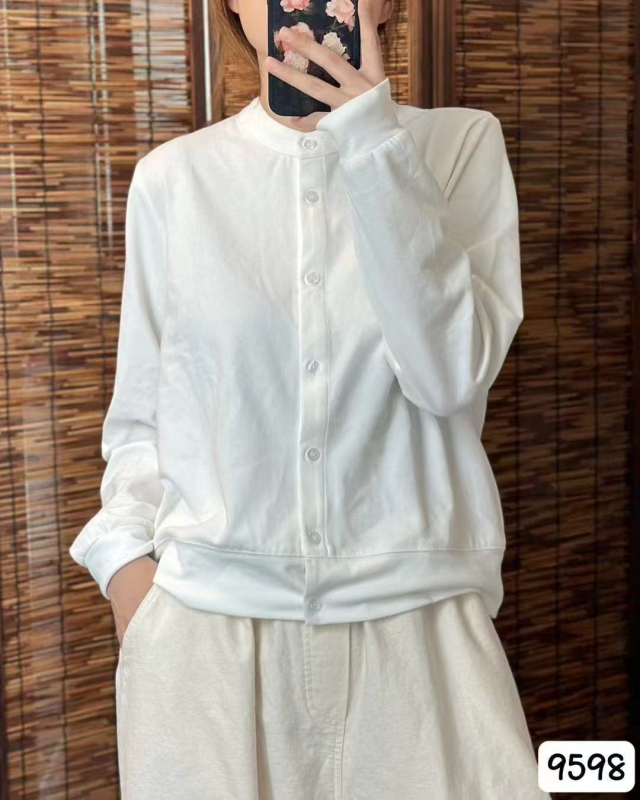 Cămașă de damă în stil literar retro, din amestec de bumbac, guler stand, mâneci lungi, croială lejeră, închidere frontală cu nasturi