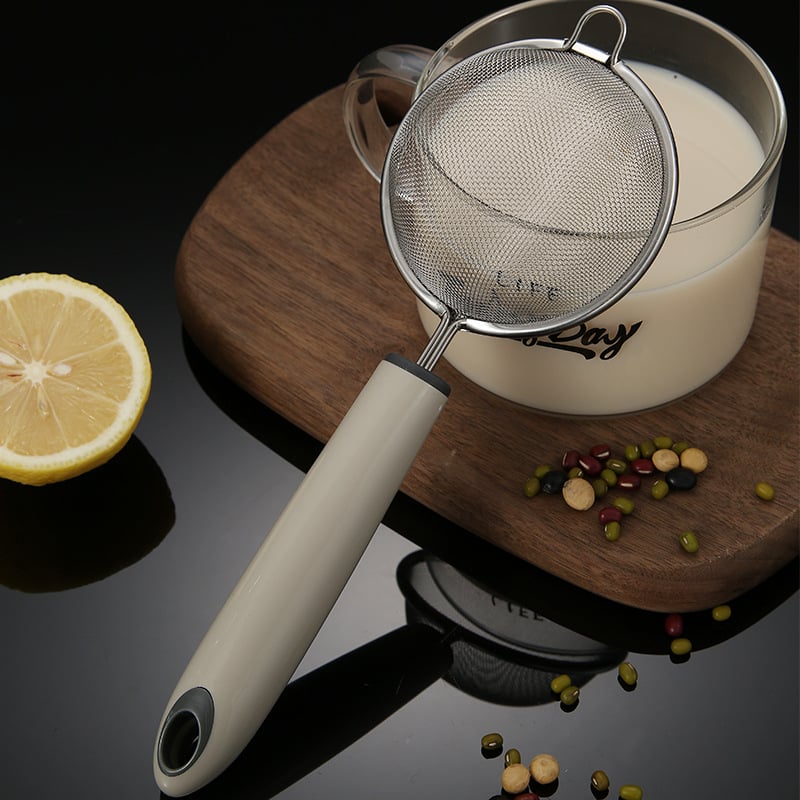 304 nehrđajući čelik – mrežasta kuhača za filtriranje sojinog mlijeka, soka, dječje hrane, tekućine za tortu s jajetom i brašnom — protuklizni držač, jedan kukica za vješanje, zaštita od opeklina