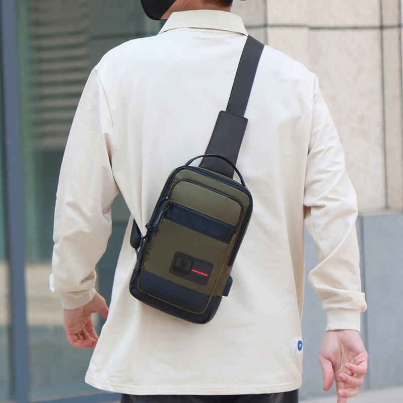 Muška torbica za prsa od Oxford platna – gradski minimalistički stil, prozračna, s dovoljno prostora za pohranu.
