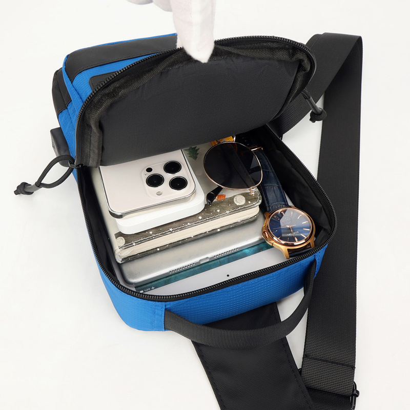 Muška torbica za prsa od Oxford platna – gradski minimalistički stil, prozračna, s dovoljno prostora za pohranu.