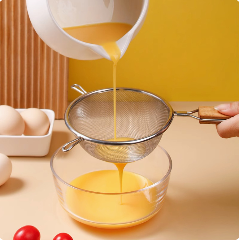 Kuhinjsko sito s drvenom drškom, nehrđajući čelik 201, ultra-fina mreža, marka QN, predstavljeno 2019