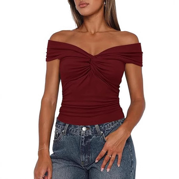 Tricou tricotat din poliester, broderie, decolteu pe un umăr, mâneci raglan, croială slim