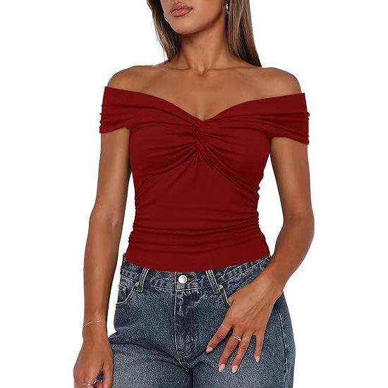 Tricou tricotat din poliester, broderie, decolteu pe un umăr, mâneci raglan, croială slim