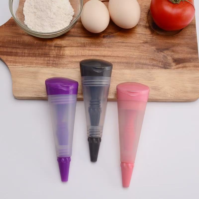 Pistol de decorare pentru prăjituri din silicon — duze și pungă de decorare, stil modern minimalist, lansat în 2025, pentru decorarea cremei