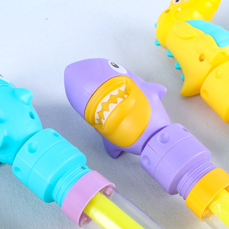 Πλαστικό πιστόλι νερού με σχέδιο καρχαρία και κροκόδειλου για παραλιακό υδάτινο παιχνίδι (Πλαστικό • Παιχνίδια νερού • Πιστόλι νερού • Ηλικίες 15–35)