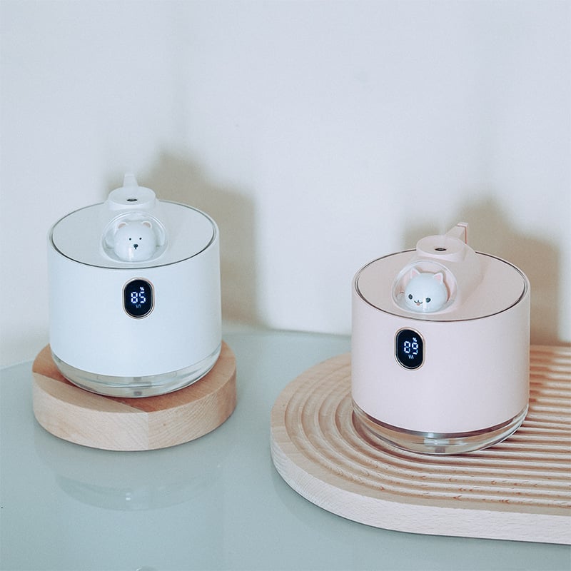 D11 Umidificator de birou mini, model D11, potrivit pentru camere de până la 10 m², rezervor apă ≤ 0,5 L, 1 ieșire ceață, temporizator 2–8 ore