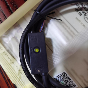 Mikrolézer érzékelő - diffúz-reflektív, szemben lévő derékszögű fényérzékelő, látható fénypont, modellek M3, M4, M6