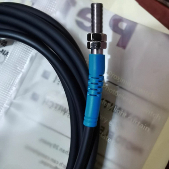 Mikrolézer érzékelő - diffúz-reflektív, szemben lévő derékszögű fényérzékelő, látható fénypont, modellek M3, M4, M6