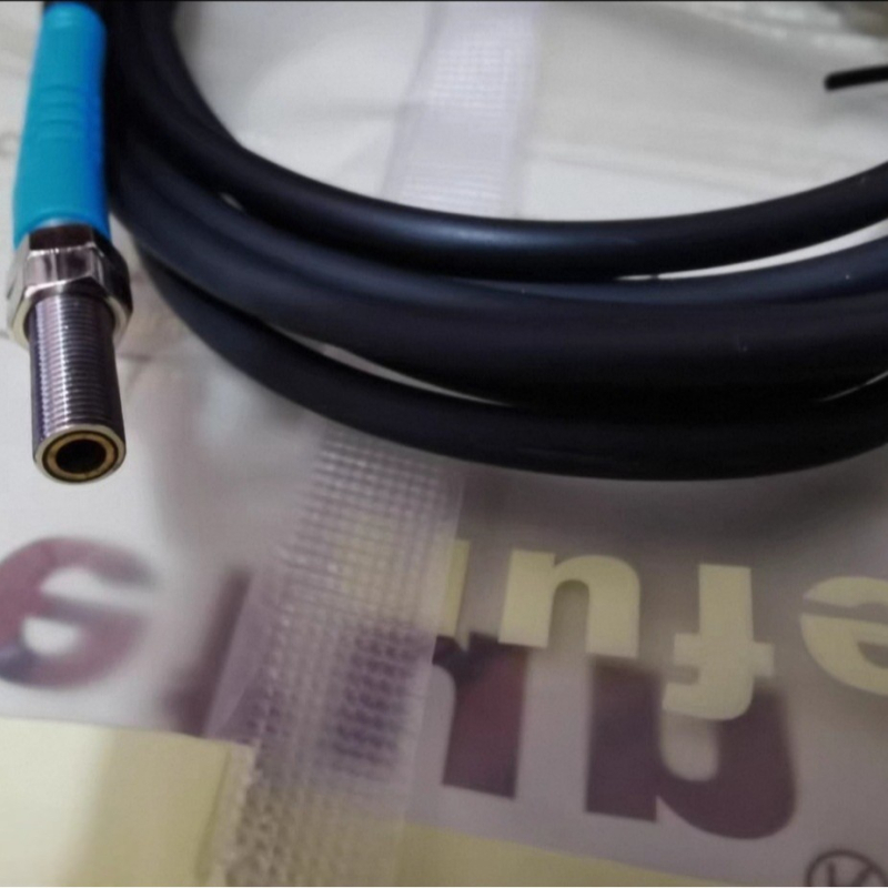 Mikrolézer érzékelő - diffúz-reflektív, szemben lévő derékszögű fényérzékelő, látható fénypont, modellek M3, M4, M6