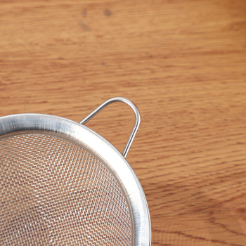 Sită manuală din oțel inoxidabil 201 pentru făină, filtrare suc și lapte de soia – antiderapant, rezistent la căldură, design modern minimalist