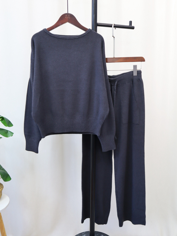 Set pentru femei format din pulover tricotat și pantaloni largi; material: tricot; poliester 70–80%; stil japonez-koreean lejer; sezon: iarnă 2025