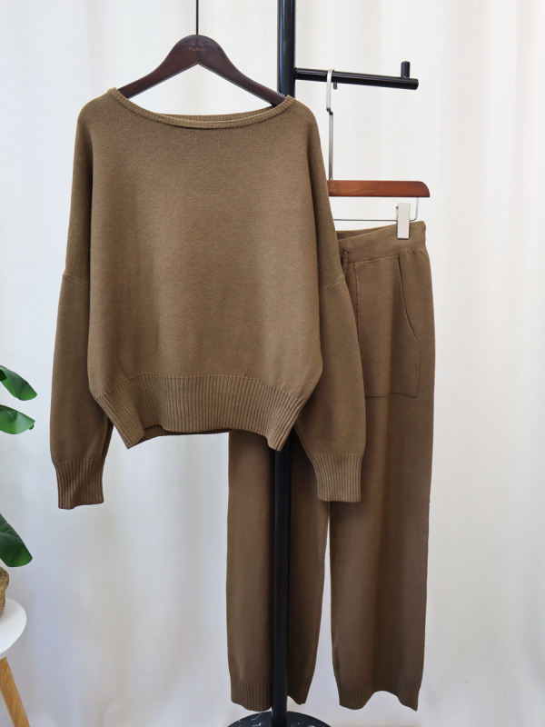 Set pentru femei format din pulover tricotat și pantaloni largi; material: tricot; poliester 70–80%; stil japonez-koreean lejer; sezon: iarnă 2025