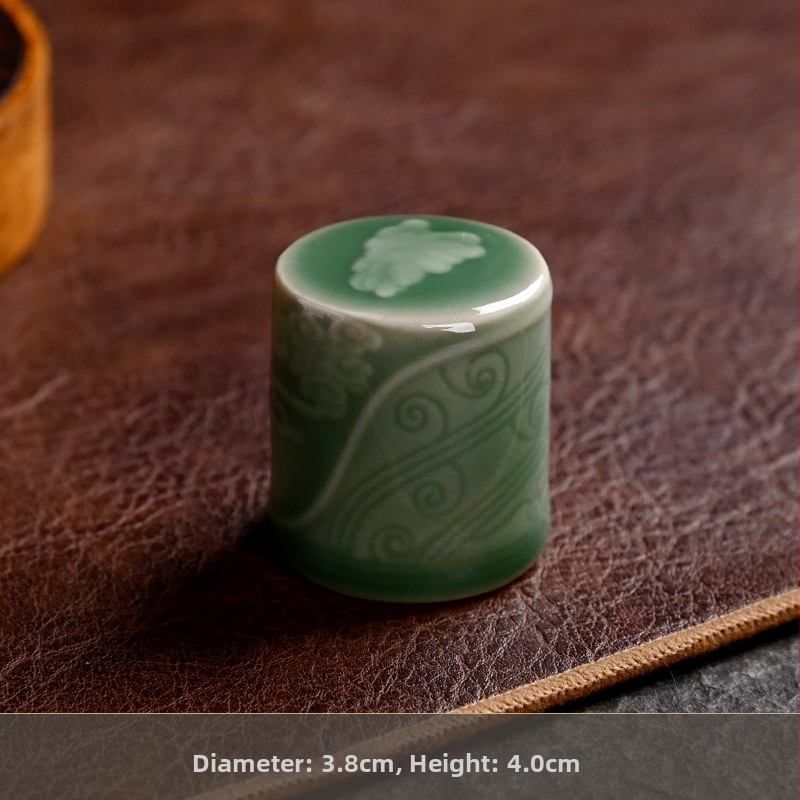 Keramický set krytov pre čajovú ceremóniu: kryty na čajník a šálky, s potlačeným logom, balenie podnosom, prvotriedna kvalita.