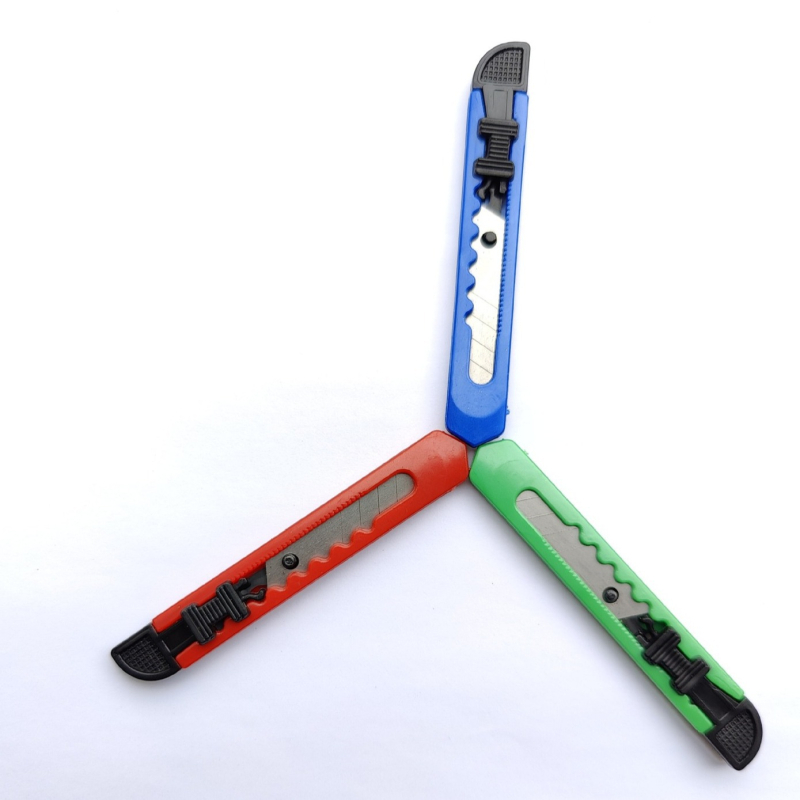 FT-155 Cuțit de precizie din plastic, compact, pentru tapet, tăierea hârtiei și film pentru sticlă; lamă 0.33; greutate 0.34