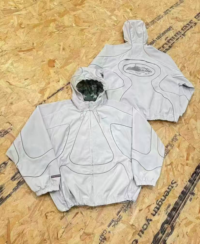 Alcatraz suradnja jakna s izvezenim logom, unisex široki kroj, kapuljača, zip, reflektirajuće trake, model 25002