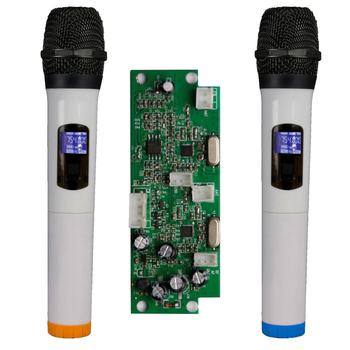 Sistem microfon wireless UHF cu difuzor pe cadru rulant alimentat cu baterie, plăcuță receptor încorporată și amplificator — Include două microfoane wireless cu antenă, interval frecvențe 100 Hz-20 kHz, SNR ≥ 75 dB