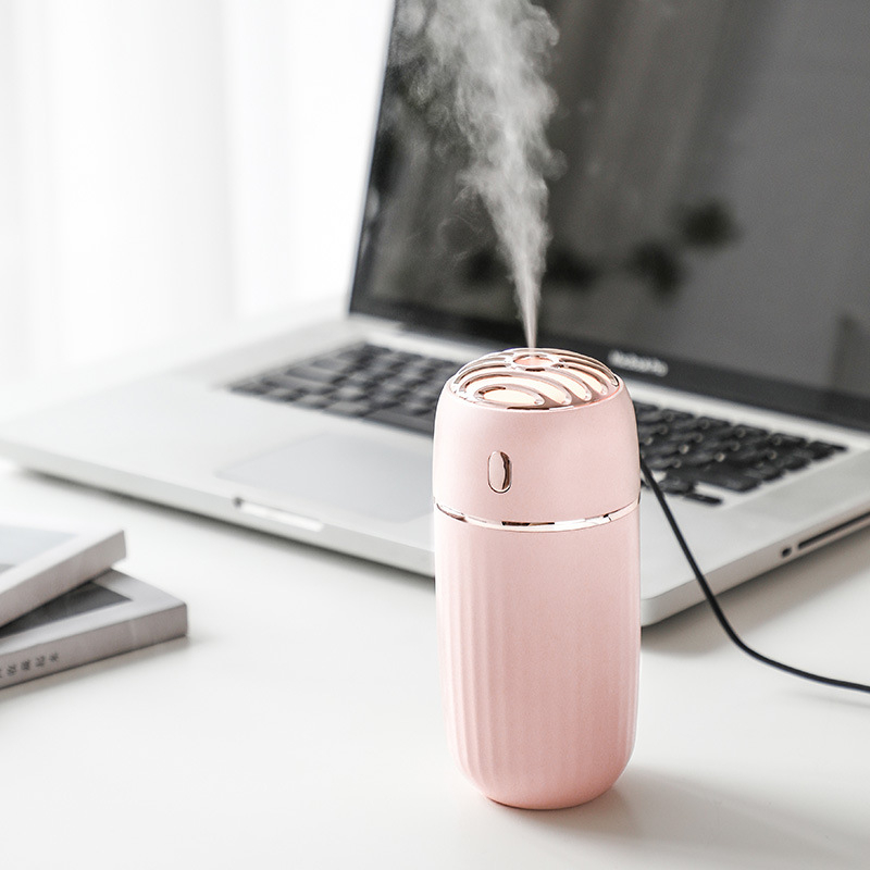 Ultrazvučni USB mini ovlaživač za stolno i auto — spremnik 0,5 L, 1 izlaz magle, tajmer do 8 sati, automatsko isključivanje pri niskoj razini vode, tih rad, pogodan za prostore do 10 m²