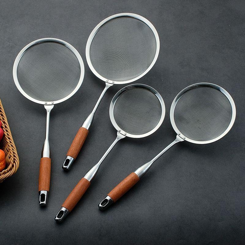 Rozsdamentes acélból készült szűrőkanál fa nyelűvel habképződéshez, sütéshez és olaj elválasztásához; szita szója tejéhez és liszthez