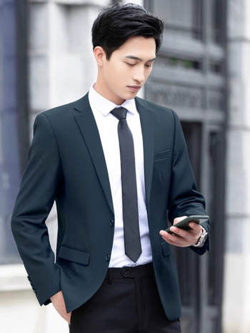 Muško odijelo u korejskom stilu, uski kroj, prednje zatvaranje s dva gumba, džepovi s patchama, poliester-mješavina