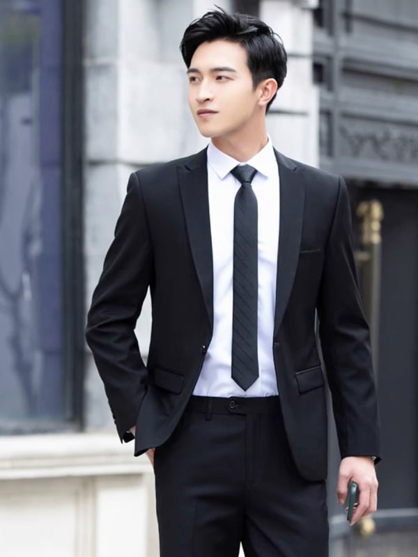 Muško odijelo u korejskom stilu, uski kroj, prednje zatvaranje s dva gumba, džepovi s patchama, poliester-mješavina