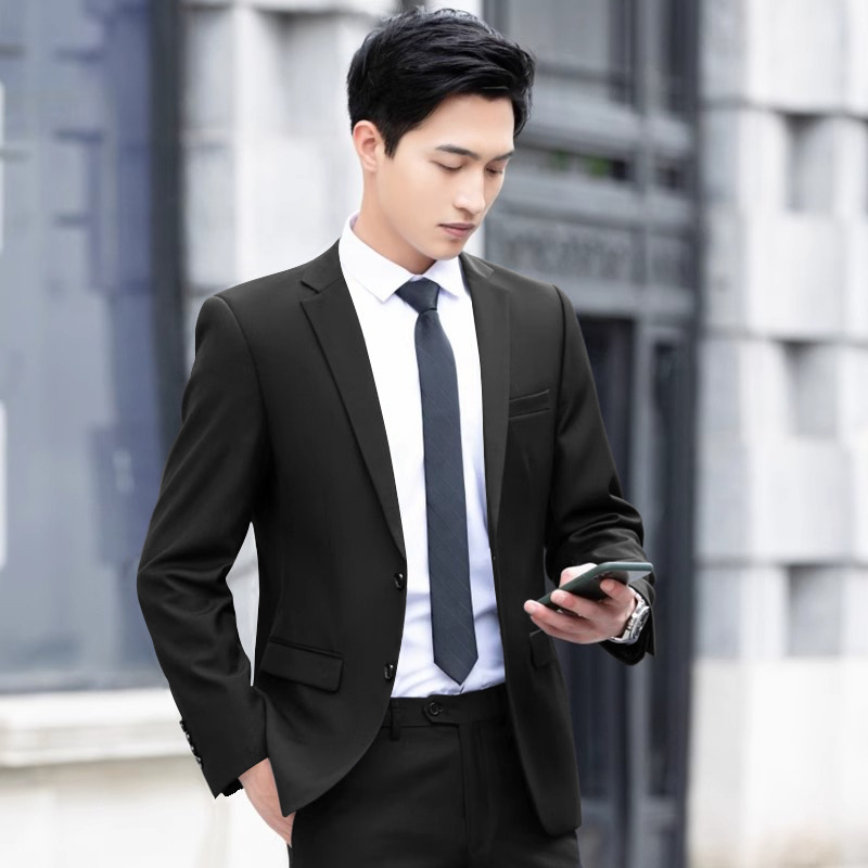 Muško odijelo u korejskom stilu, uski kroj, prednje zatvaranje s dva gumba, džepovi s patchama, poliester-mješavina