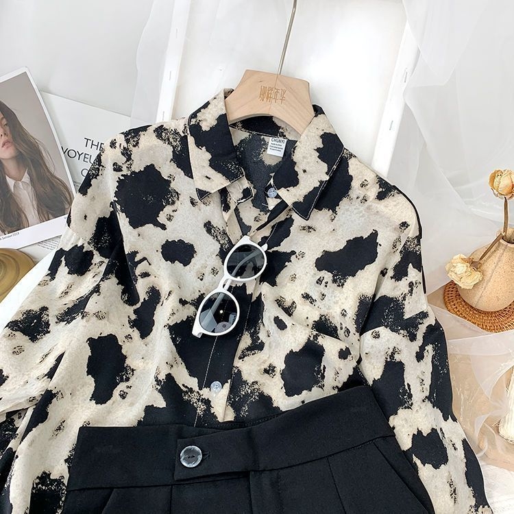 Cămașă cu imprimeu leopard în stil cerneală, poliester 90–95%, guler POLO, croială lejeră, nasturi pe un singur rând, Primăvara 2024