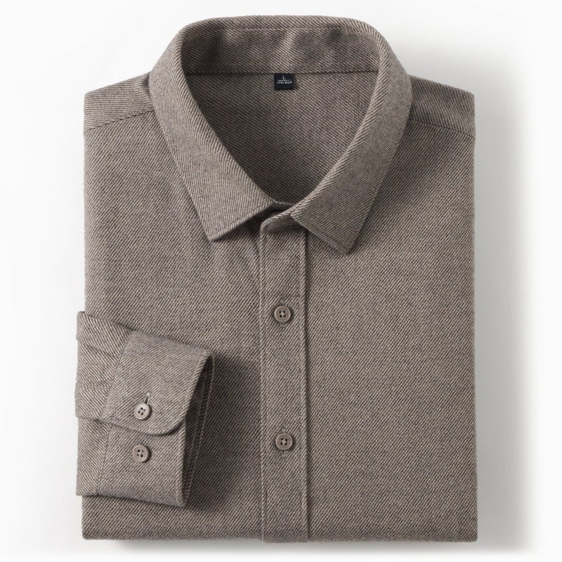 Férfi ing gyapjú-pamut keverékből (93,8% pamut, 6,2% gyapjú), rever gallér, hosszú ujjú, egyszínű, vastag anyag, ősz 2024 megjelenés