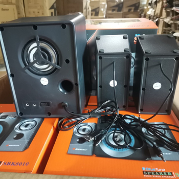 Sistem audio pentru desktop cu difuzoare 2.1, subwoofer, Bluetooth, USB, redare MP3, putere maximă 5W