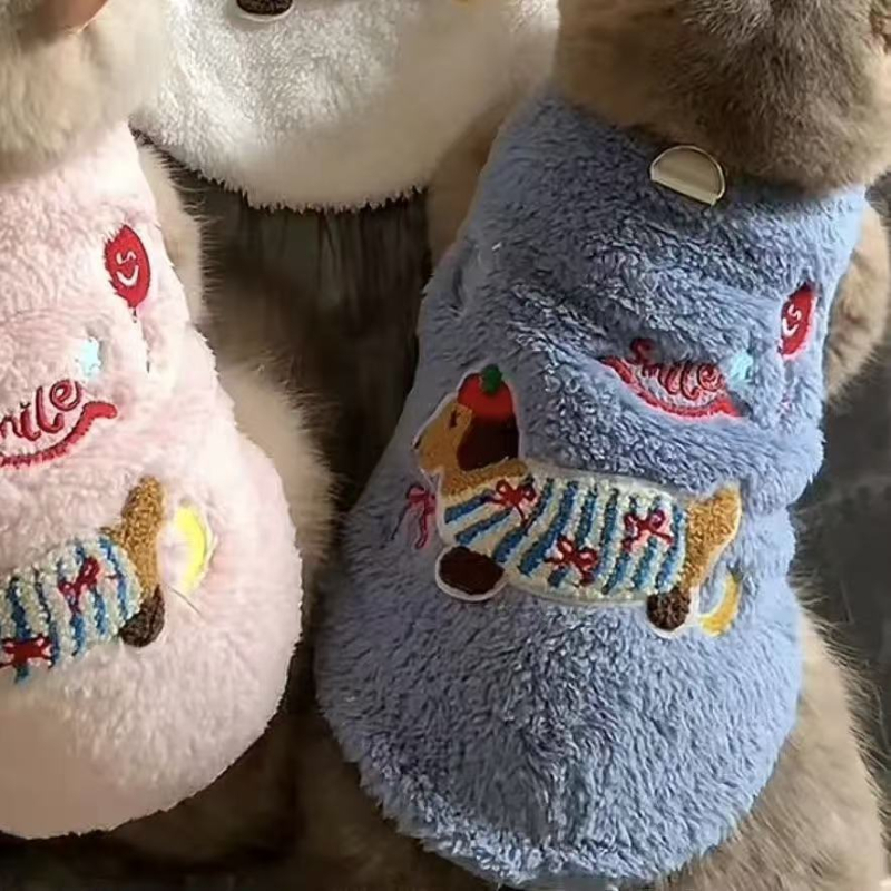 Облекло за домашни любимци: подплатено полиестерово елече за котки и кучета, топло и удобно, ежедневен стил, подходящо за всички сезони