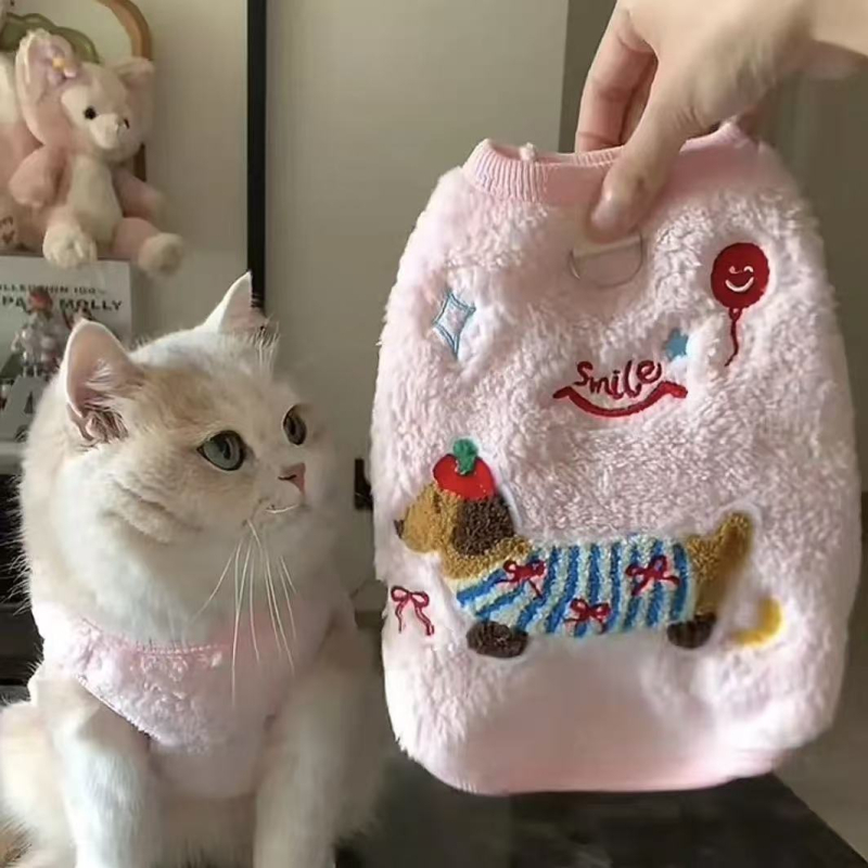 Облекло за домашни любимци: подплатено полиестерово елече за котки и кучета, топло и удобно, ежедневен стил, подходящо за всички сезони