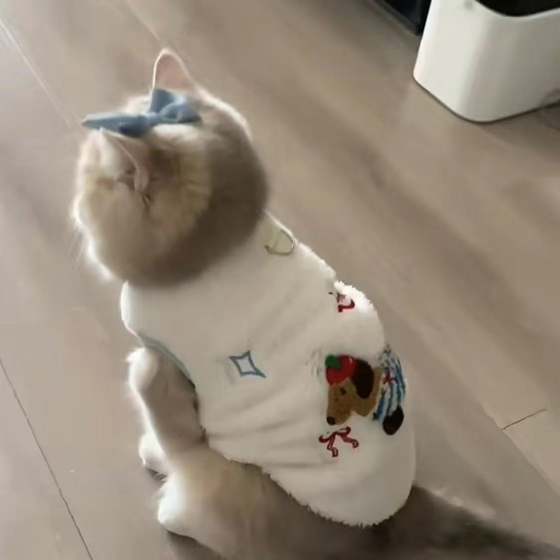 Облекло за домашни любимци: подплатено полиестерово елече за котки и кучета, топло и удобно, ежедневен стил, подходящо за всички сезони