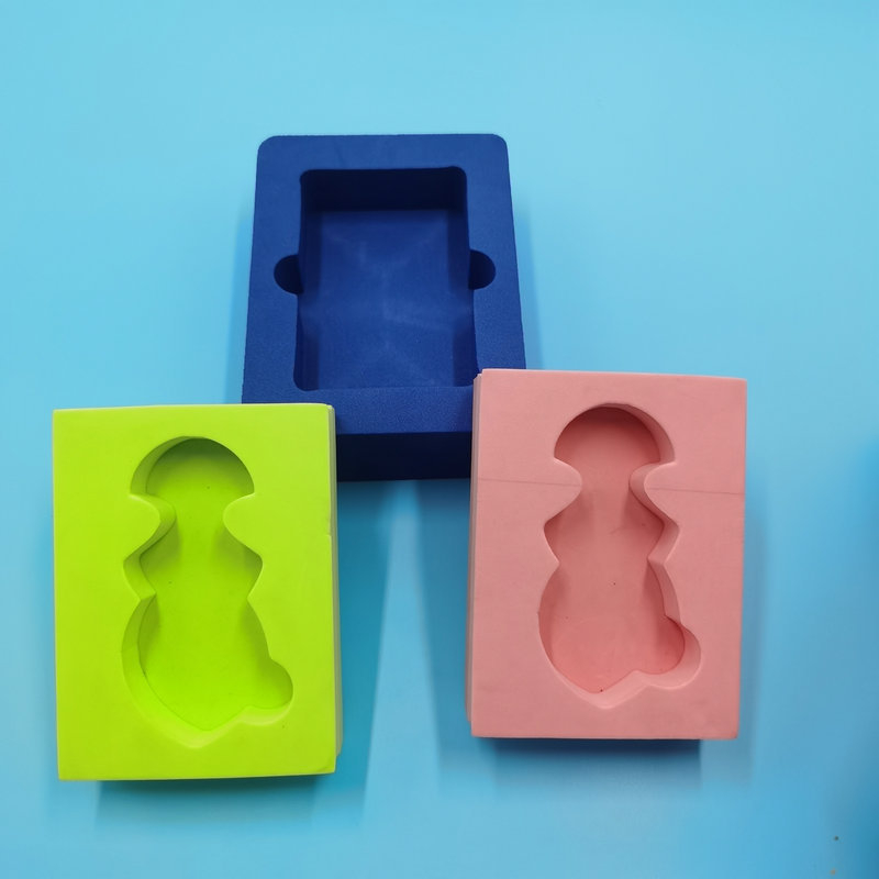 EVA unutarnja ploča s EVA oblogom, gravirano EVA pakiranje, tiskano logo, pjenasti jastuk i punjenje pjenom (gustina 38-70)