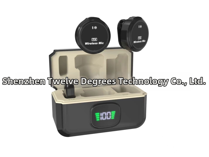 Q8 lavalier mikrofon élő közvetítéshez és interjúkhoz – frekvenciatartomány 20 Hz–20 kHz, SNR ≥60 dB, kapacitív kapszula, beépített akkumulátor, professzionális felvétel