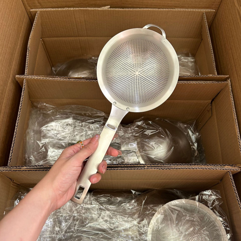 304 rozsdamentes acél szűrőkanál – csúszásmentes, modern minimalista stílus, testre szabható