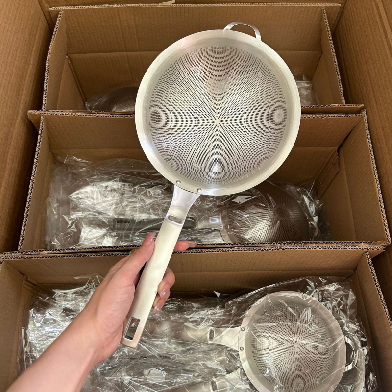 304 rozsdamentes acél szűrőkanál – csúszásmentes, modern minimalista stílus, testre szabható