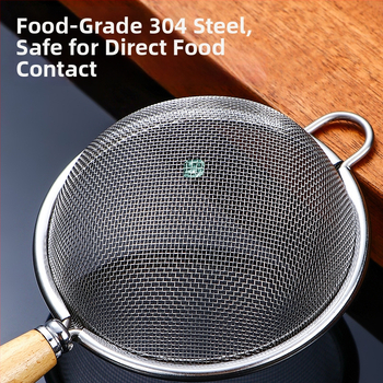 304 rozsdamentes acélból készült lisztszitáló, fa nyéllel – többszűrős kanál szójatejhez, gyümölcsléhez és tea üledékekhez