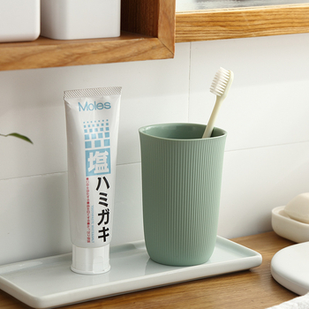Cuplu minimalist: pahar de clătire a gurii și pahar pentru periuța de dinți, din PP, pentru uz casnic