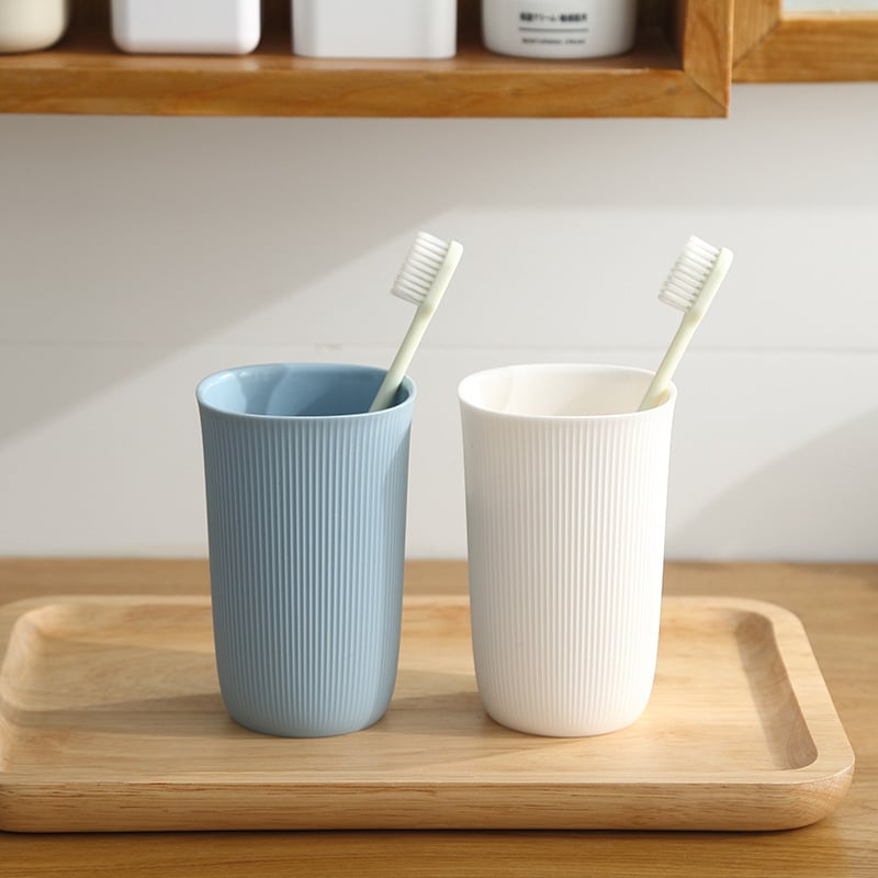Cuplu minimalist: pahar de clătire a gurii și pahar pentru periuța de dinți, din PP, pentru uz casnic
