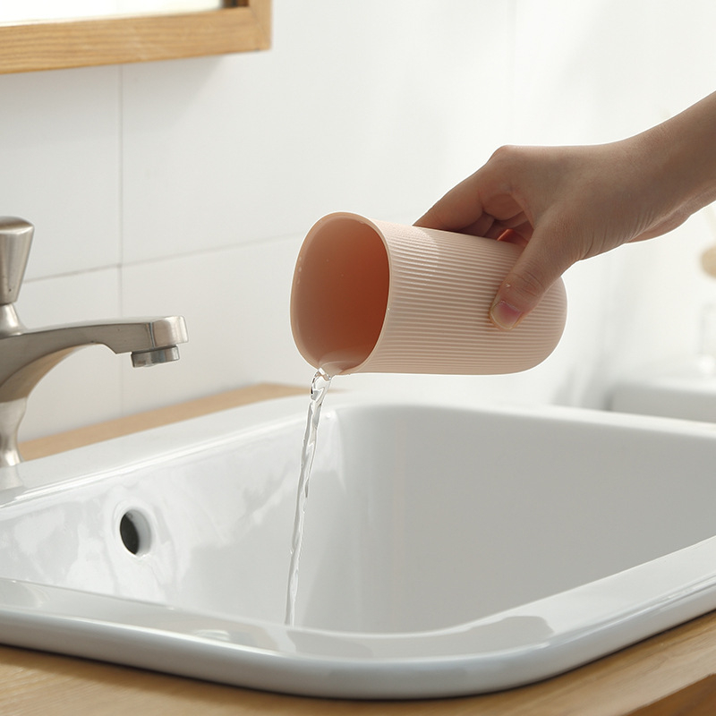 Cuplu minimalist: pahar de clătire a gurii și pahar pentru periuța de dinți, din PP, pentru uz casnic