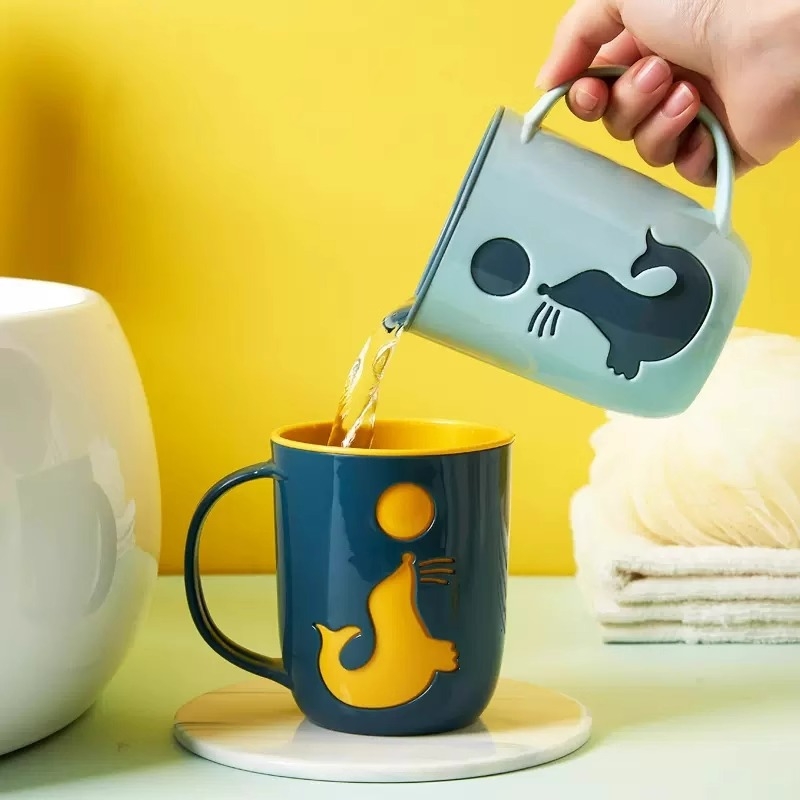 Delfin šalice za vodu za ispiranje usta i četkicu - plastična, jednostavan dizajn, bez logotipa, bez personalizacije, za dom/Internat/putovanja