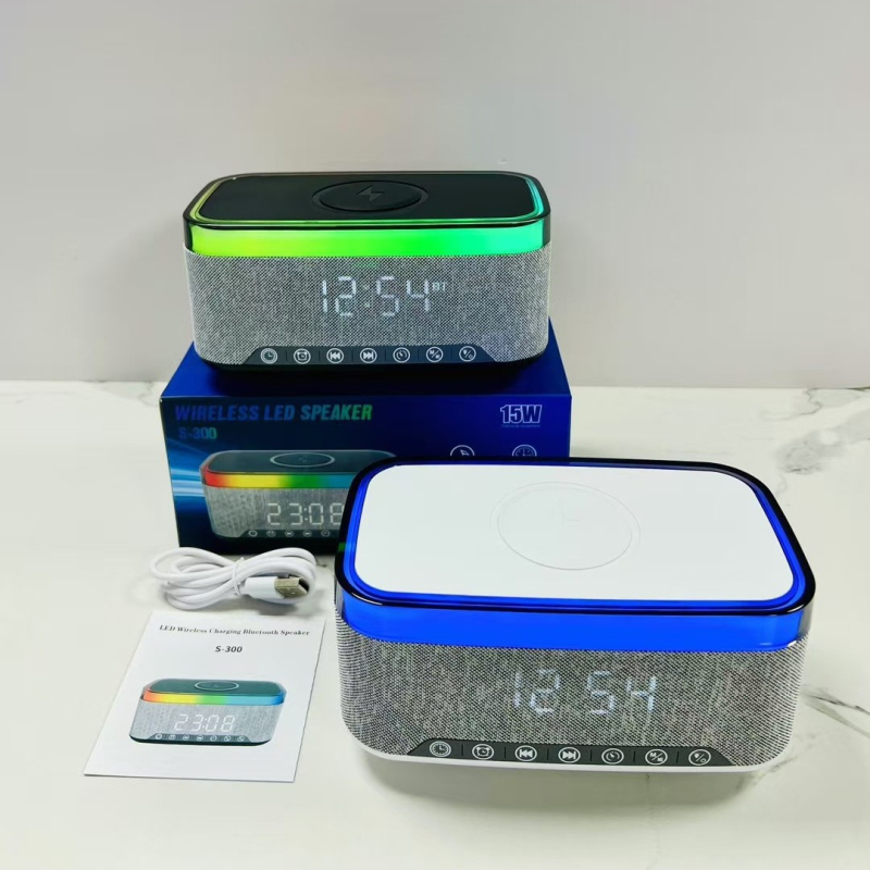 Bluetooth zvučnik s bežičnim punjenjem, digitalnim satom i ambijentalnim svjetlom; ugrađena baterija 1200-2000 mAh, 10 W, Bluetooth 5.3, frekvencijski raspon 100 Hz-20 kHz, domet 10 m
