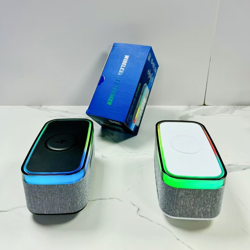 Bluetooth zvučnik s bežičnim punjenjem, digitalnim satom i ambijentalnim svjetlom; ugrađena baterija 1200-2000 mAh, 10 W, Bluetooth 5.3, frekvencijski raspon 100 Hz-20 kHz, domet 10 m