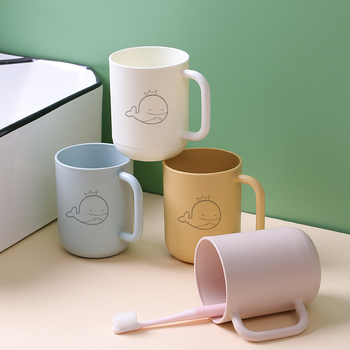 Háromtagú családi készlet szájöblítő pohár és pohár a fogkefékhez, műanyagból, logóval nyomtatva, testreszabható