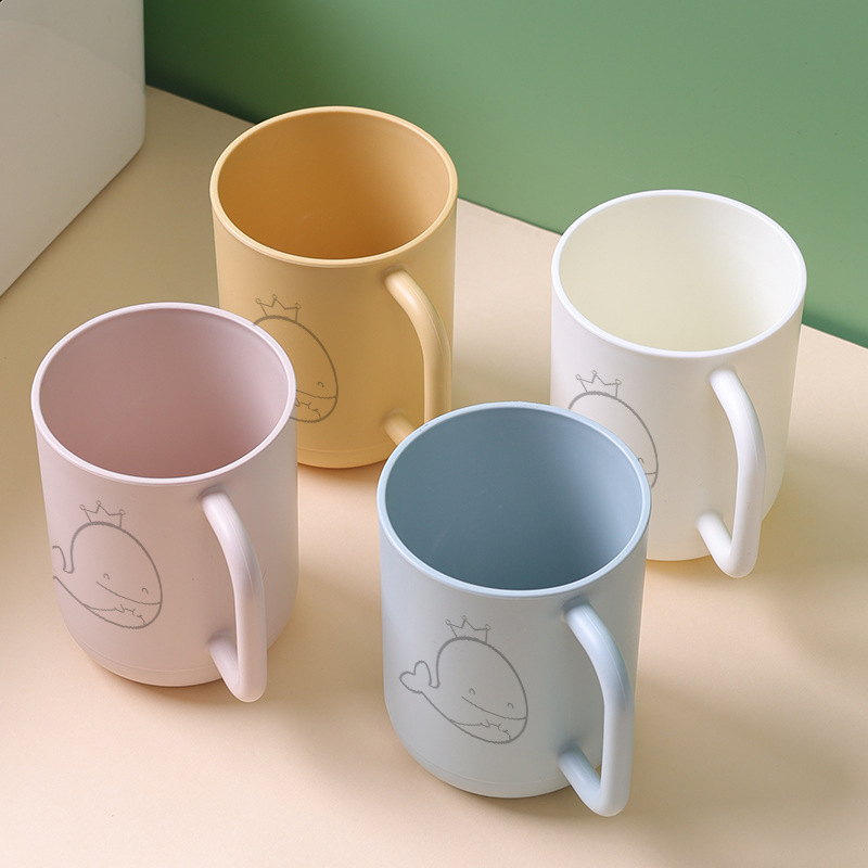 Háromtagú családi készlet szájöblítő pohár és pohár a fogkefékhez, műanyagból, logóval nyomtatva, testreszabható