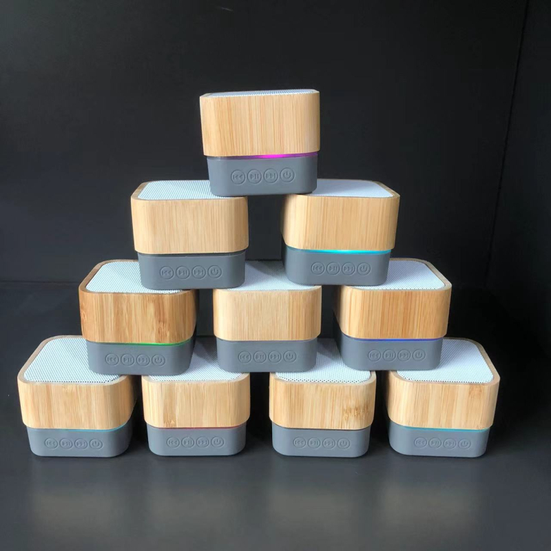 Boxă Bluetooth cu carcasă din bambus, portabilă pentru exterior, 3W, Bluetooth 5.0, 60Hz-15kHz, SNR ≥75dB, baterie încorporată 300-500mAh