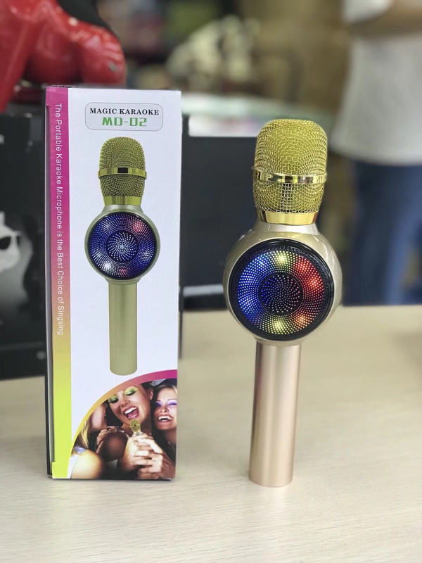 MD02 Bežični Bluetooth karaoke mikrofon s ugrađenom baterijom, Bluetooth 4.0, frekvencijski odziv 100 Hz–20 kHz, SNR ≥70 dB, izlazna snaga 3 W